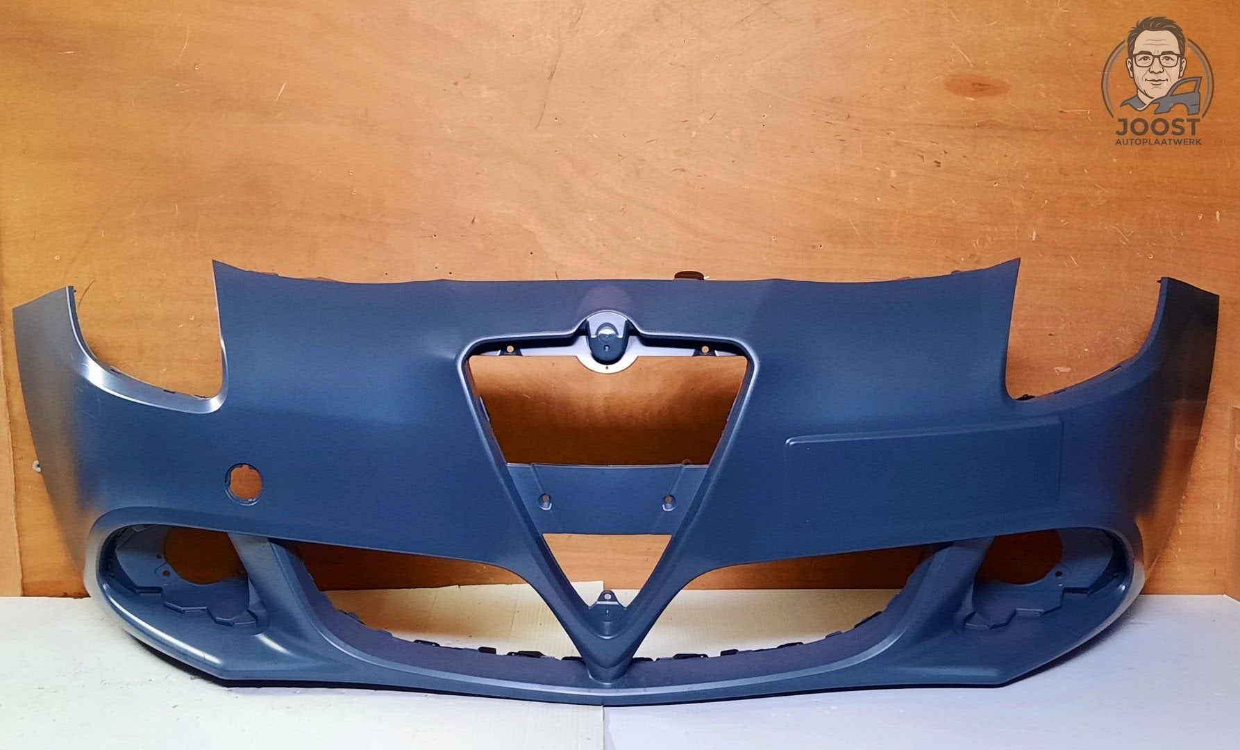 Voorbumper orgineel Alfa Romeo Giulietta 10-16 156085887, Auto-onderdelen, Carrosserie en Plaatwerk, Voor, Herkomst onderdeel bekend