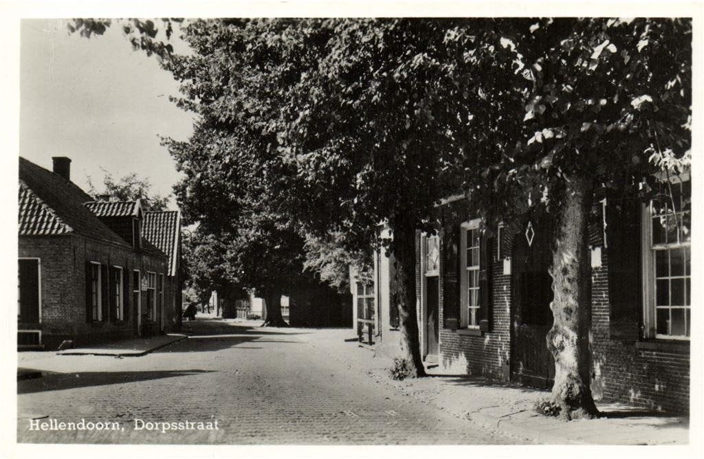 Hellendoorn, Dorpsstraat - ongelopen, Ophalen of Verzenden, 1940 tot 1960, Ongelopen, Overijssel