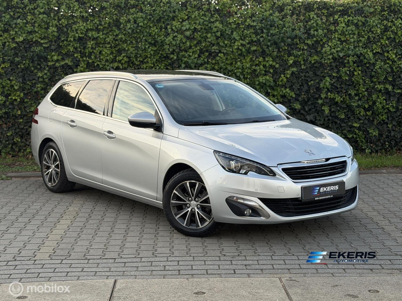 Peugeot 308 SW 1.2 Allure | AUT | PANO | CAMERA | NAVI, Gebruikt, Euro 6, 1199 cc, 635 kg