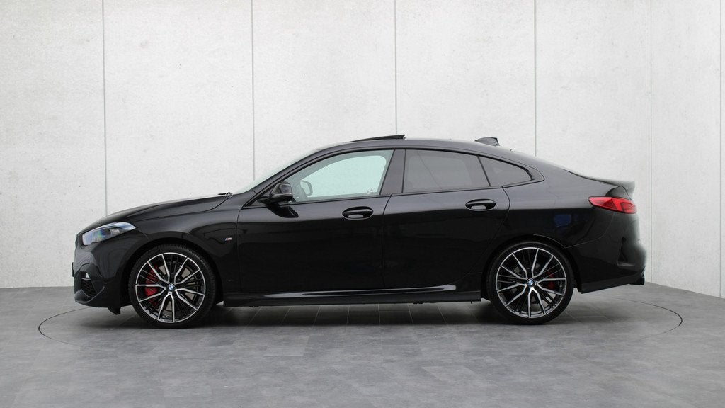 BMW 2 Serie Gran Coupé 220i M-Sport | Head-up | Panoramadak, Auto's, BMW, Gebruikt, Leder en Stof, Zwart, Sedan