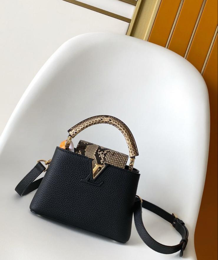 Louis vuitton zwarte handtas met slangenleren details, Sieraden, Tassen en Uiterlijk, Tassen | Damestassen, Ophalen of Verzenden