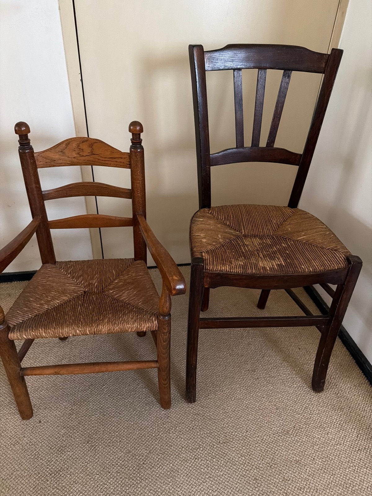 Set van 2 vintage houten stoelen met rieten zitting, Ophalen