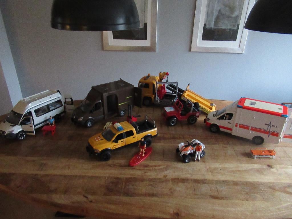 6 Bruder Quad Ambulance Takelwagen UPS bus Camper Lifeguard, Ophalen of Verzenden, Zo goed als nieuw