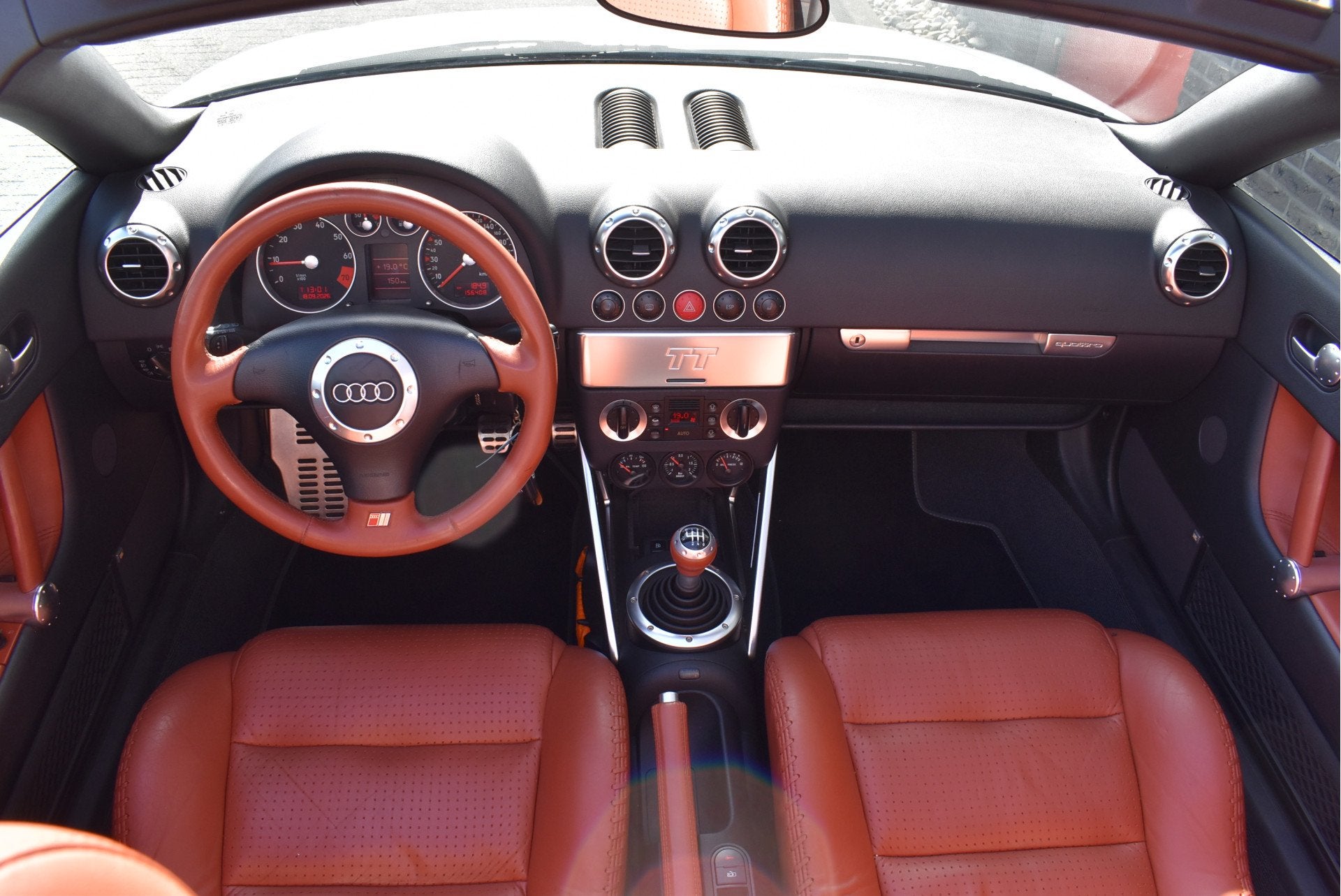 Audi TT Roadster 1.8 5V Turbo quattro 225PK, Uniek mooi, Bas, Cabriolet, Bedrijf, Handgeschakeld, 2 stoelen