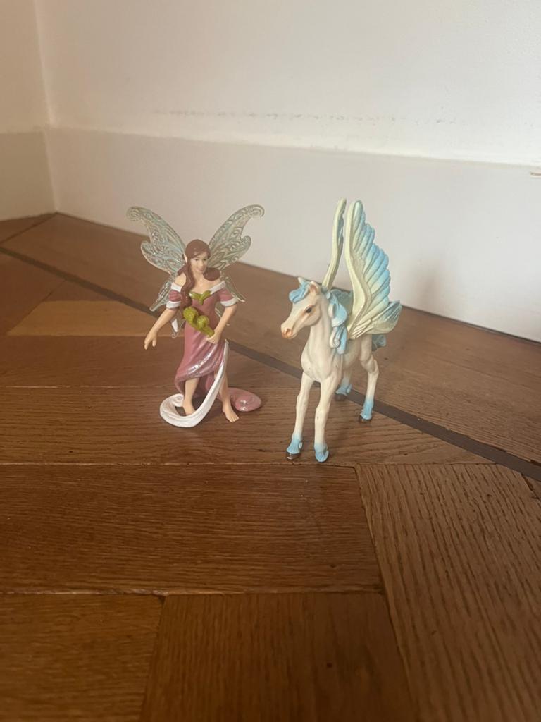 Schleich fee en Pegasus, Ophalen of Verzenden, Zo goed als nieuw, Meisje