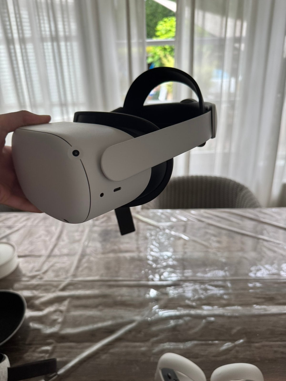 Meta Quest 2 VR Bril met 2 controllers en opbergtas, Spelcomputers en Games, Virtual Reality, Ophalen, Zo goed als nieuw, Overige platformen