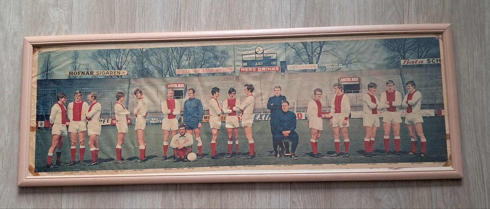 Ajax elftal 1968-1969  ingelijste poster, Verzamelen, Ophalen of Verzenden, Gebruikt, Ajax, Poster, Plaatje of Sticker