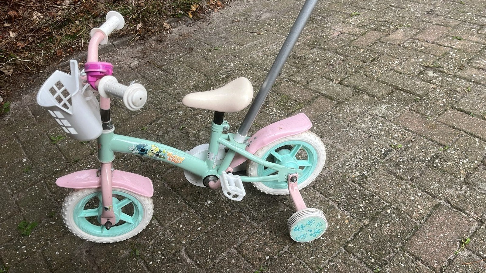 Kinderfietsje met duwstang en zijwieltjes, Terugtraprem, Zijwieltjes, Gebruikt, Onbekend
