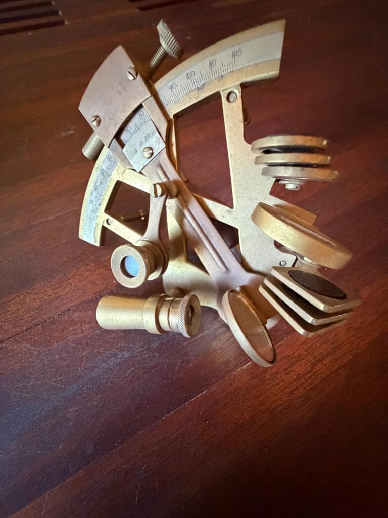 Antieke messing sextant in houten kistje, Antiek en Kunst, Antiek | Gereedschap en Instrumenten, Ophalen