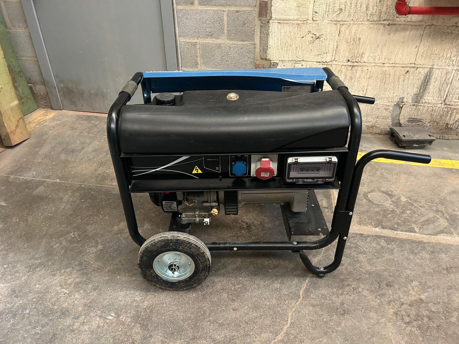 SDMO GENERATOR. Gebuik allen 77h. Zgan. Benzine, Doe-het-zelf en Verbouw, Ophalen of Verzenden, Zo goed als nieuw