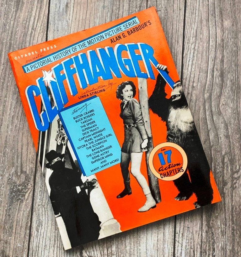 Cliffhanger / motion picture serials story Tarzan/Batman1984, Verzamelen, Ophalen of Verzenden, Zo goed als nieuw, Film, Overige typen