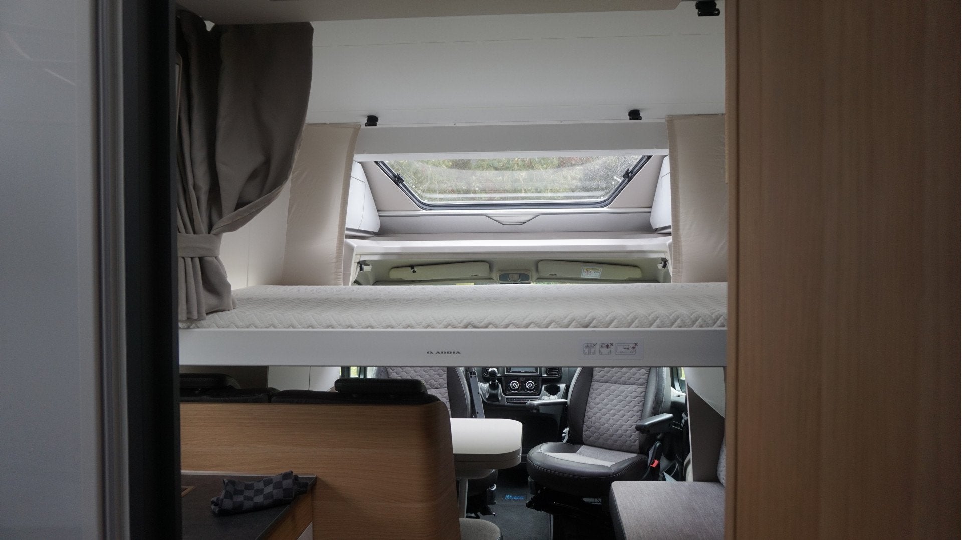 Foto 51 van Adria MATRIX 670SC PLUS AUTOMAAT 141 pk Zonnepan. Electr. Fi