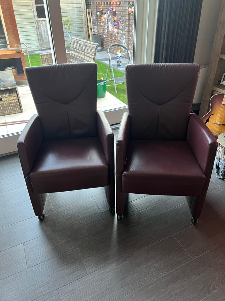 Zes  comfortabele bordeauxrode eetkamerstoelen op wieltjes, Ophalen, Overige kleuren, Leer, Zo goed als nieuw