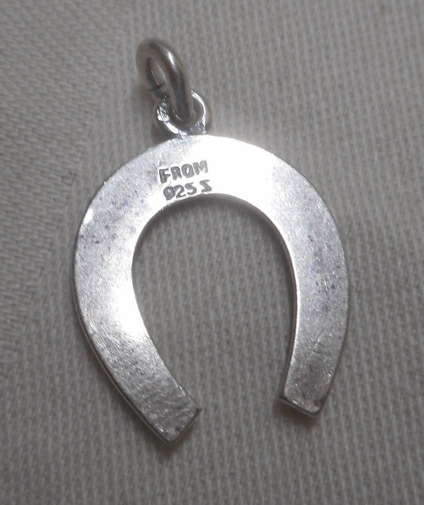 Zilveren vintage hoefijzer hanger gesigneerd FROM nr.943, Verzenden, Zo goed als nieuw, Zilver, Zilver