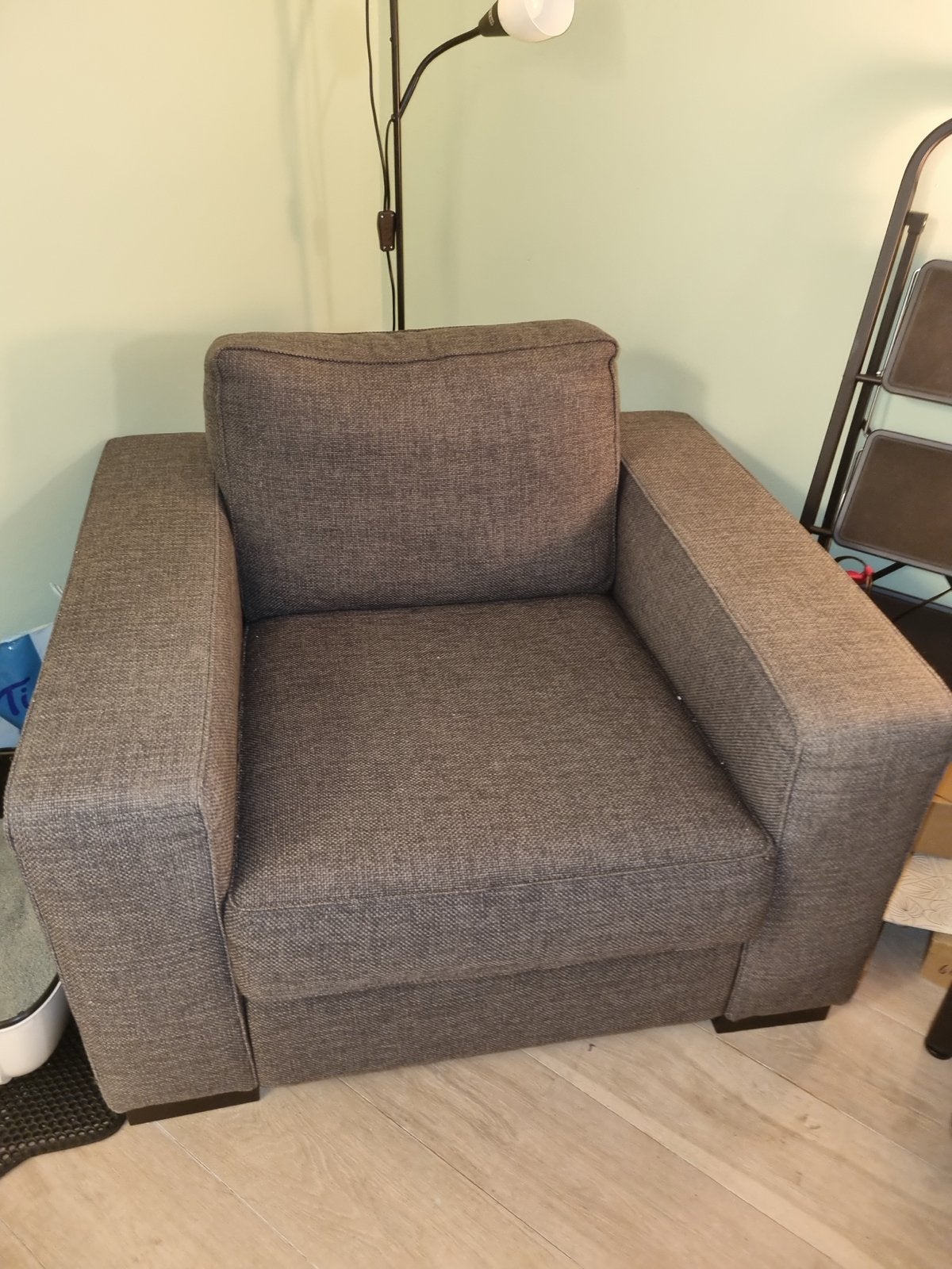 Comfortabele grijze fauteuil - Zo goed als nieuw, Ophalen, 75 tot 100 cm, Zo goed als nieuw, 100 tot 125 cm