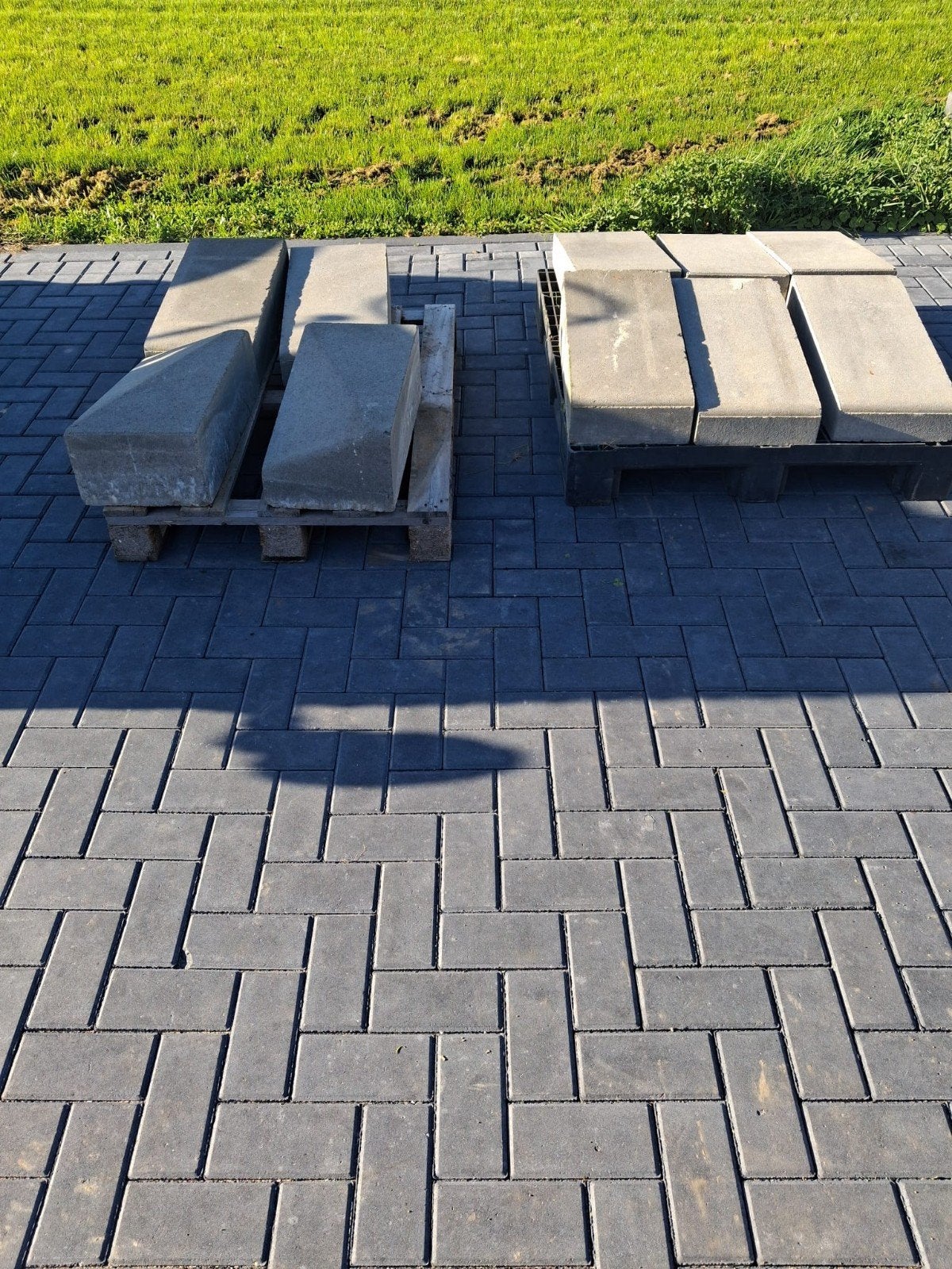 10 Oprit stoeprand betonbanden garage trottoir 30 x 60 cm, Tuin en Terras, Ophalen of Verzenden, Zo goed als nieuw, Beton, Overige typen