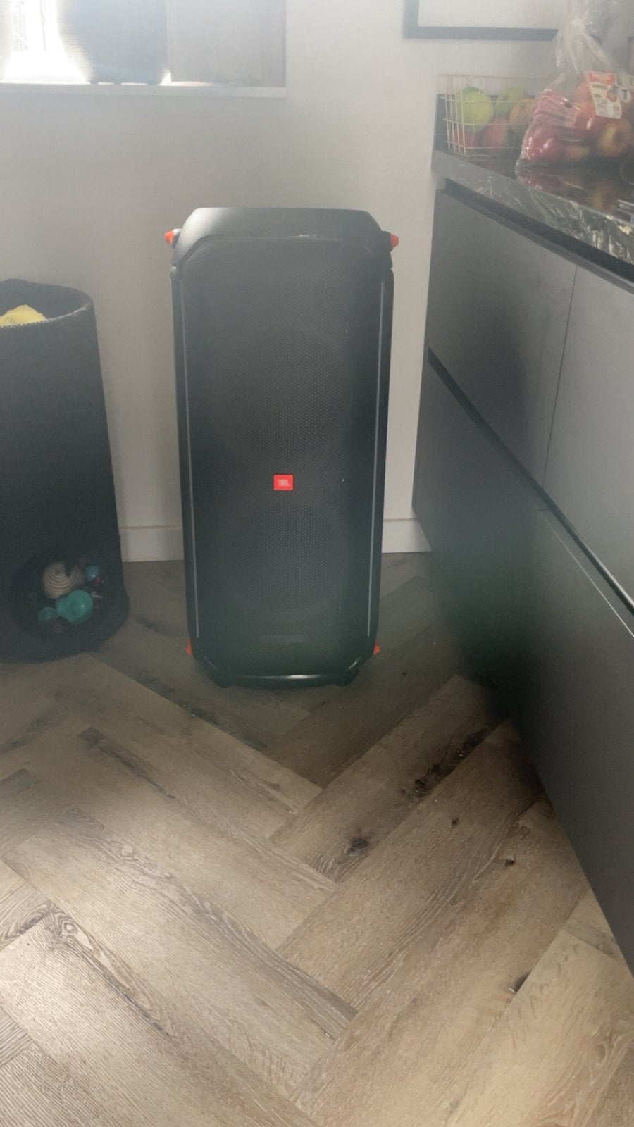 JBL 710 te huur voor goed feest bij thuis, Ophalen, Zo goed als nieuw, Overige