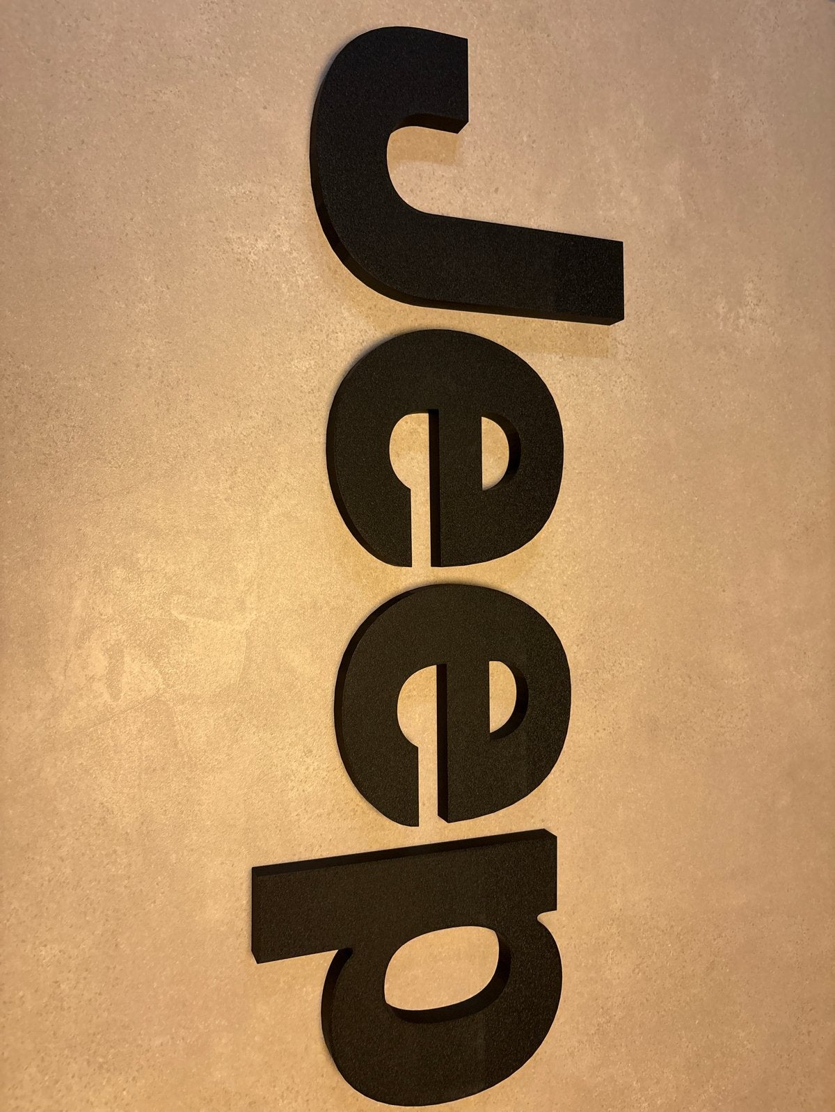 Grote Jeep Reclame Letters - Kunststof Decoratie, Ophalen of Verzenden, Gebruikt, Zwart, Kunststof