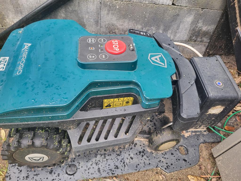 Robotmaaier Ambrogio L15 Deluxe, Tuin en Terras, Robotmaaiers, Zo goed als nieuw, Minder dan 20 cm, Bestuurbaar via app, Ophalen