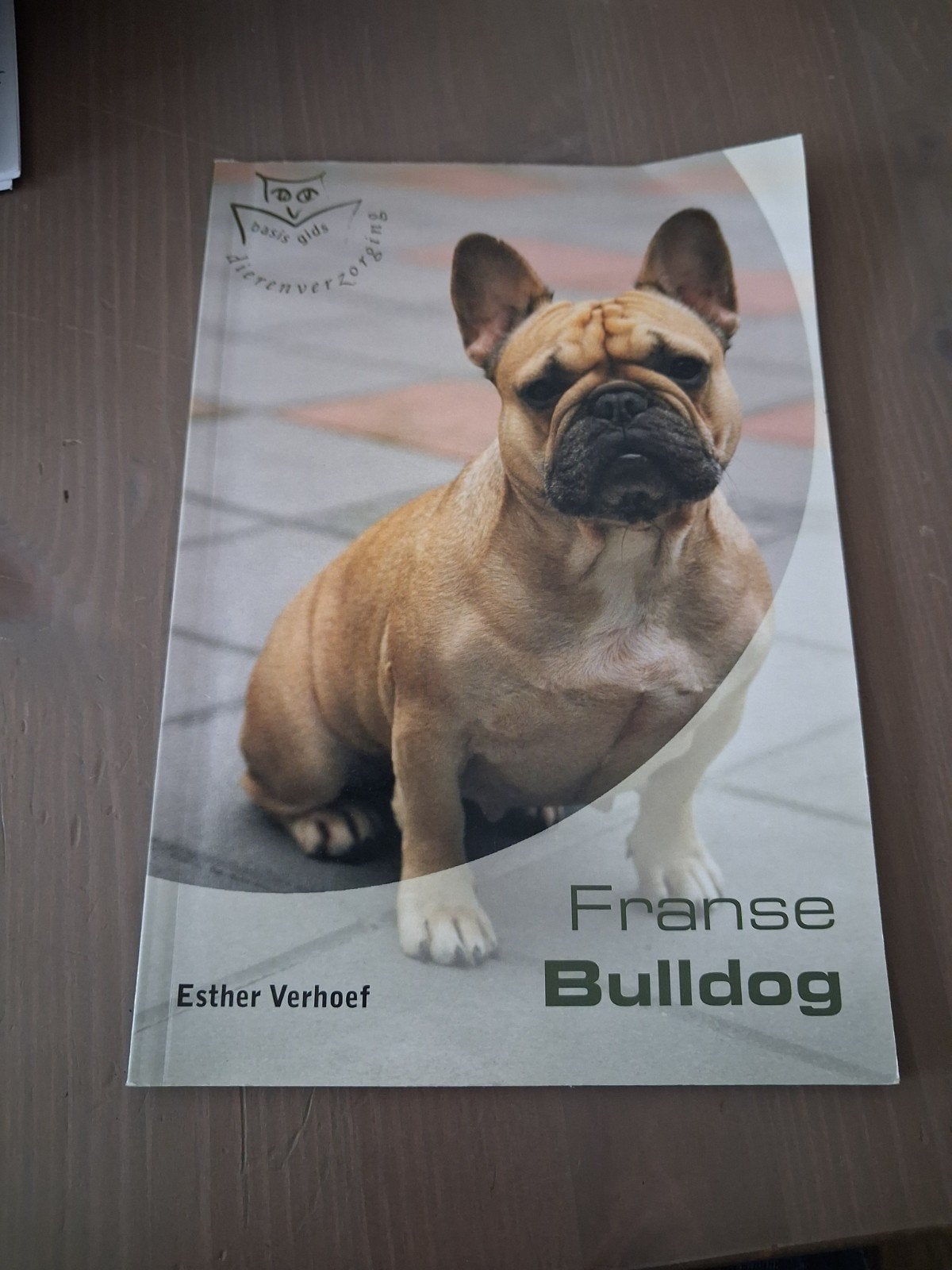 Franse Bulldog - Basisgids Dierenverzorging, Ophalen, Gelezen, Honden, Esther Verhoef