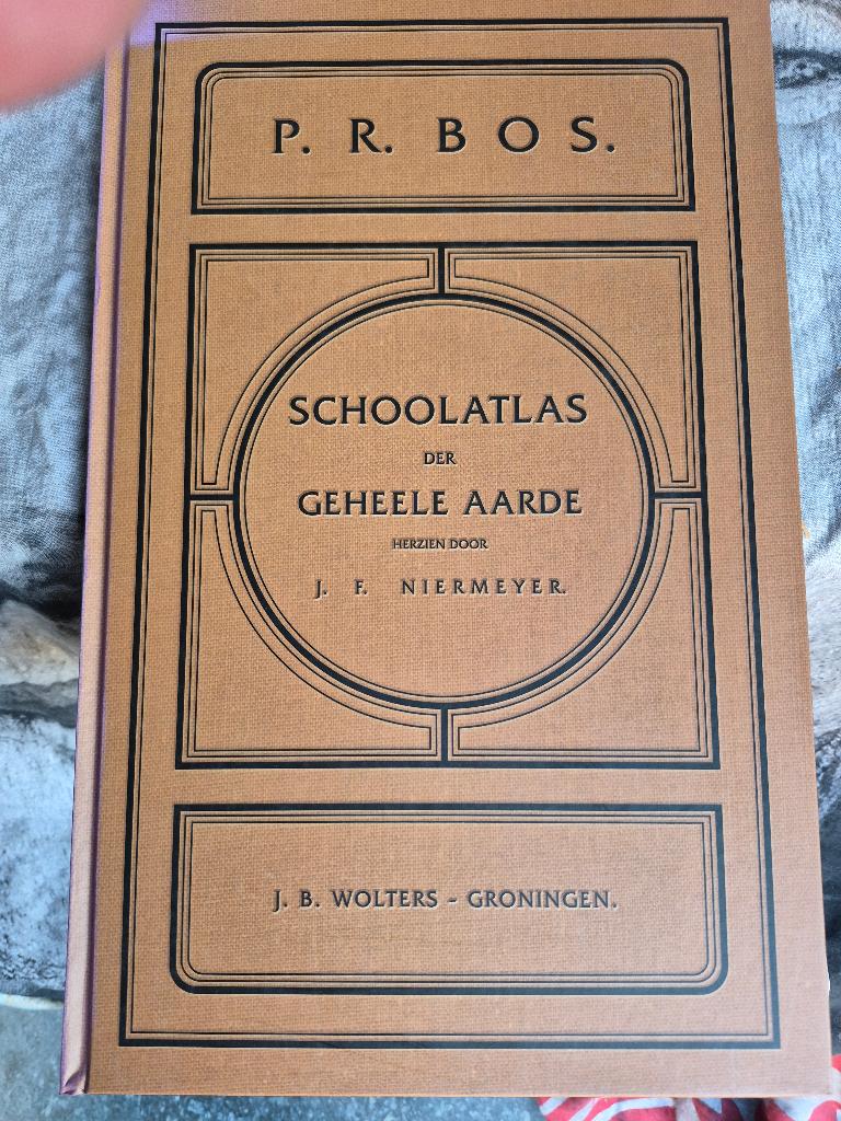 Bos schoolatlas der geheele aarde, door J.F. Niermeyer, Boeken, Atlassen en Landkaarten, P.R. Bos, J.F. Niermeyer, Landkaart, 1800 tot 2000