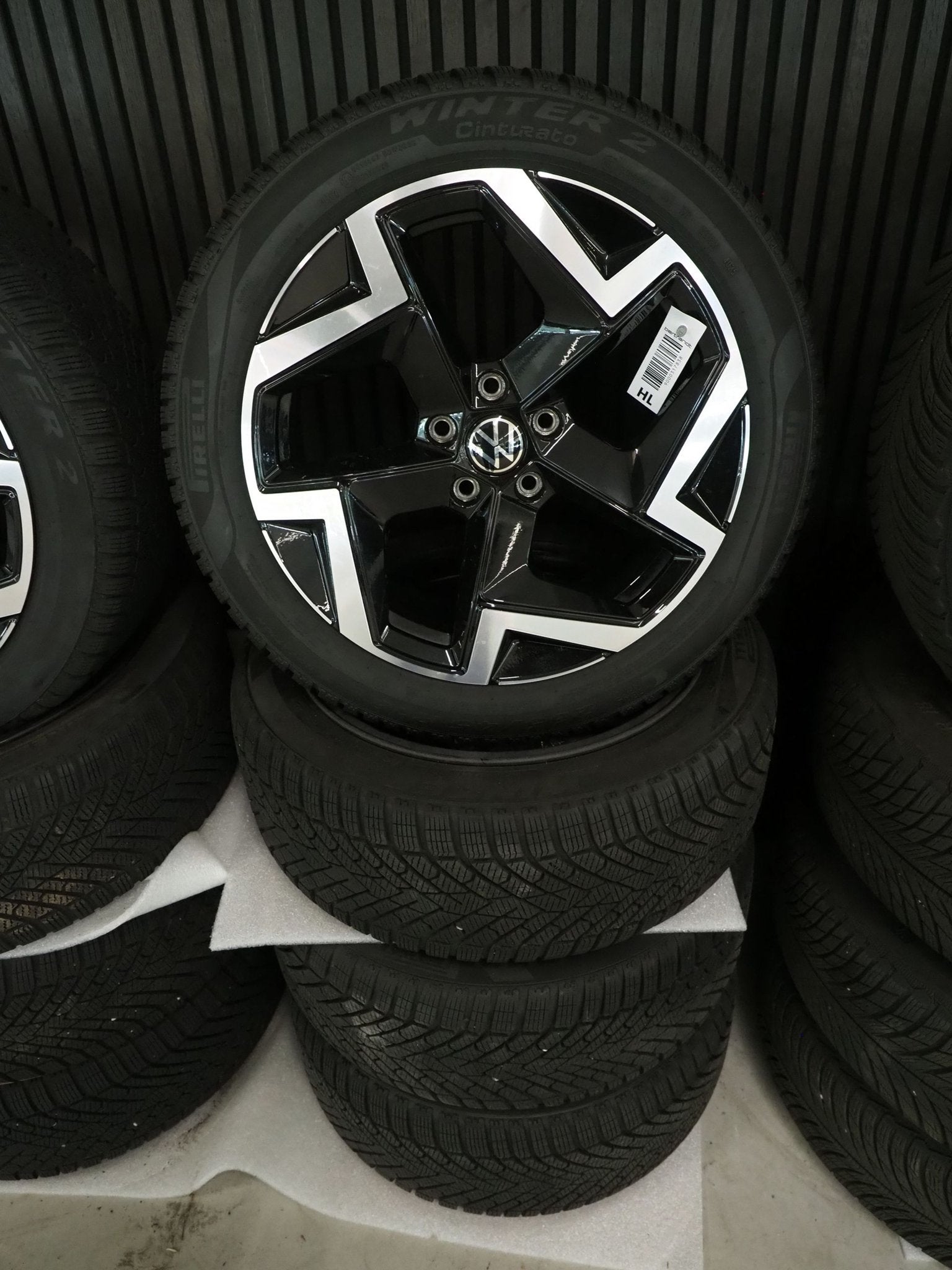 Volkswagen Passat Coventry B9 B8 Winterset Pirelli, Ophalen, 18 inch, Gebruikt, -