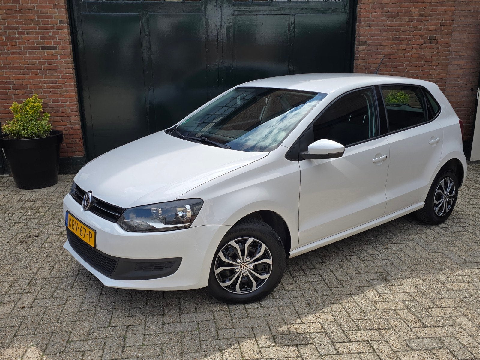 Volkswagen Polo 1.4 16V FSI 63KW/85PK Carplay 2014, Voorwielaandrijving, 970 kg, 4 cilinders, Wit