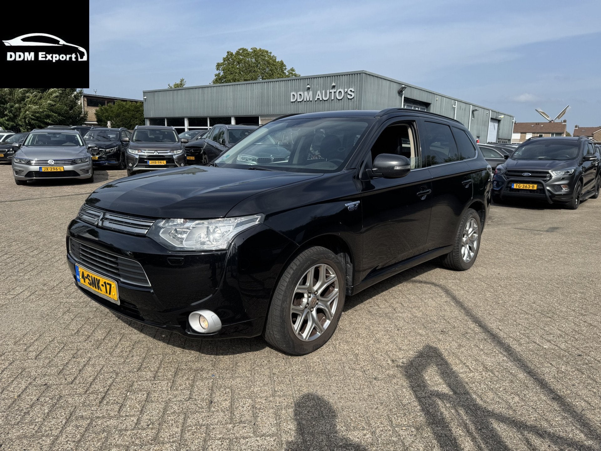 Mitsubishi Outlander 2.0 PHEV Intense + (bj 2013, automaat), Auto's, Automaat, 4 cilinders, Leder en Stof, Zwart