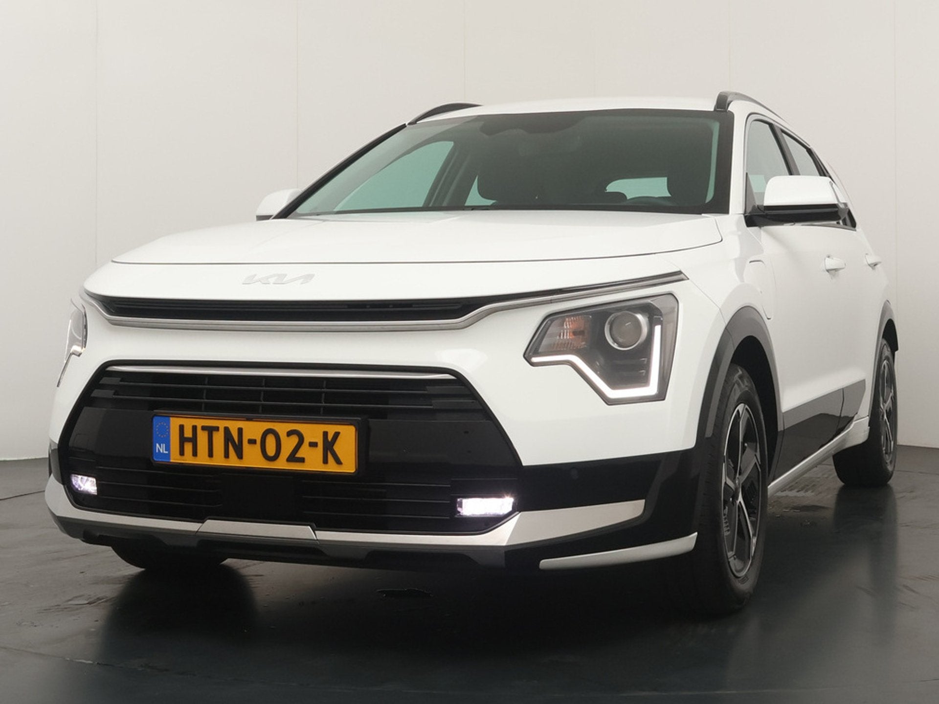 Kia Niro 1.6 GDi PHEV DynamicLine - Navigatie - Cruise Contr, Auto's, Gebruikt, Leder en Stof, Wit, 171 pk