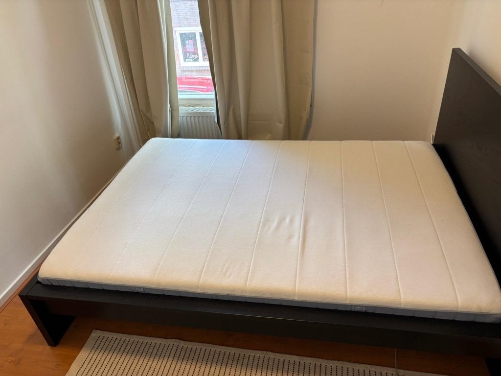 IKEA bed 140cm, Huis en Inrichting, Slaapkamer | Bedden, Ophalen, Zwart, 140 cm, Zo goed als nieuw