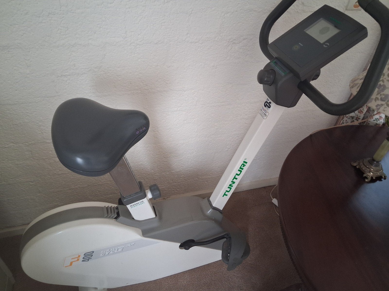 Fijne Tunturi Hometrainer F400 - Zo goed als nieuw (Heesch), Ophalen, Zo goed als nieuw, Metaal, Benen