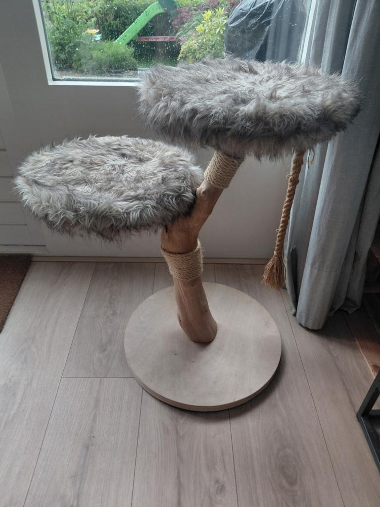 Houten krabpaal met boomstam van Designed by Lotte, Dieren en Toebehoren, Krabmeubelen, Ophalen, Krabpaal