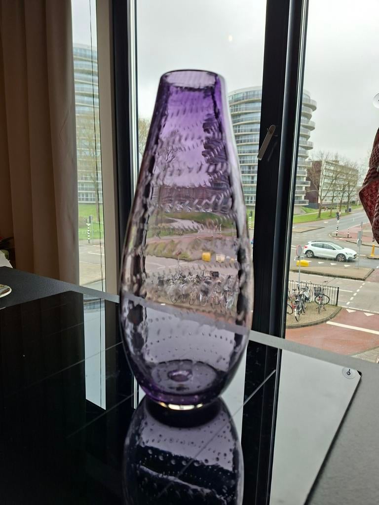 Grote paarse mondgeblazen glaskunst vaas met bubbels, Ophalen of Verzenden