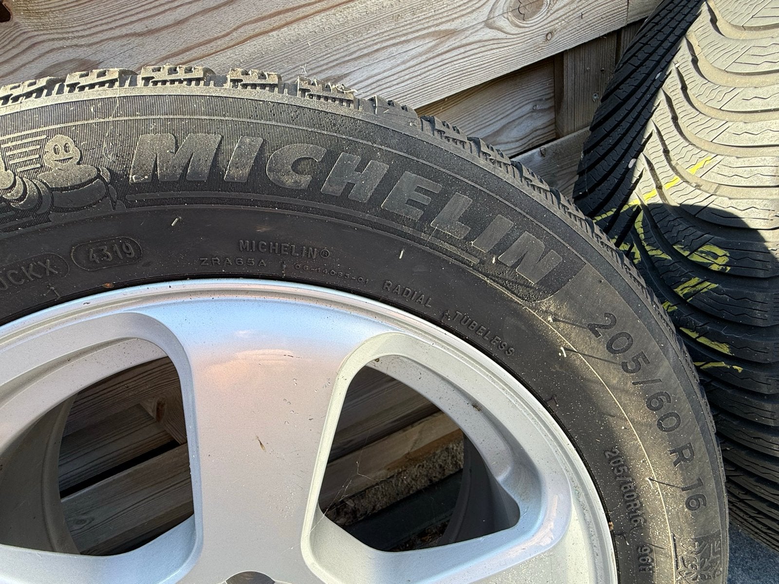 Michelin Alpine 5 winterbanden op velg 205/60 R16, Auto diversen, Auto-accessoires, Ophalen, Gebruikt