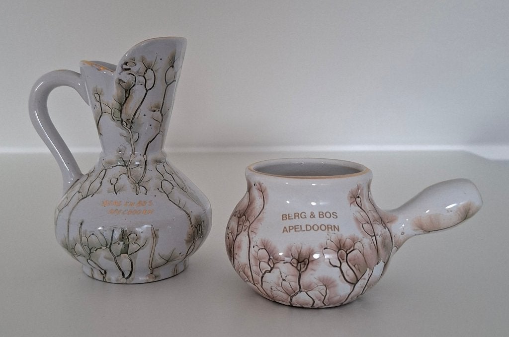 2 Souvenir vaasjes Berg en Bos Apeldoorn, Antiek en Kunst, Ophalen of Verzenden