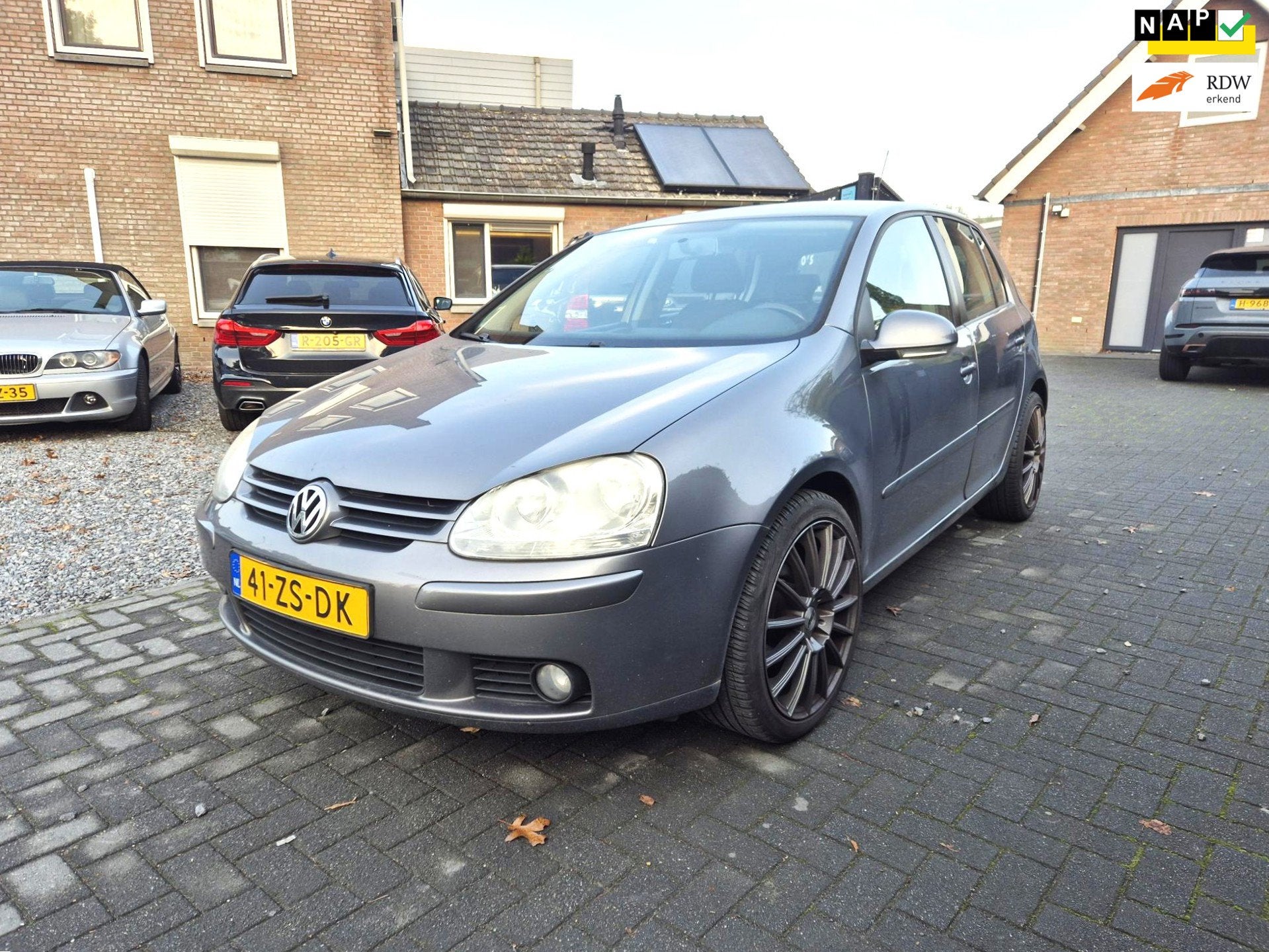 Volkswagen Golf 1.6 FSI Trendline Navi airco, Voorwielaandrijving, Gebruikt, 4 cilinders, Origineel Nederlands