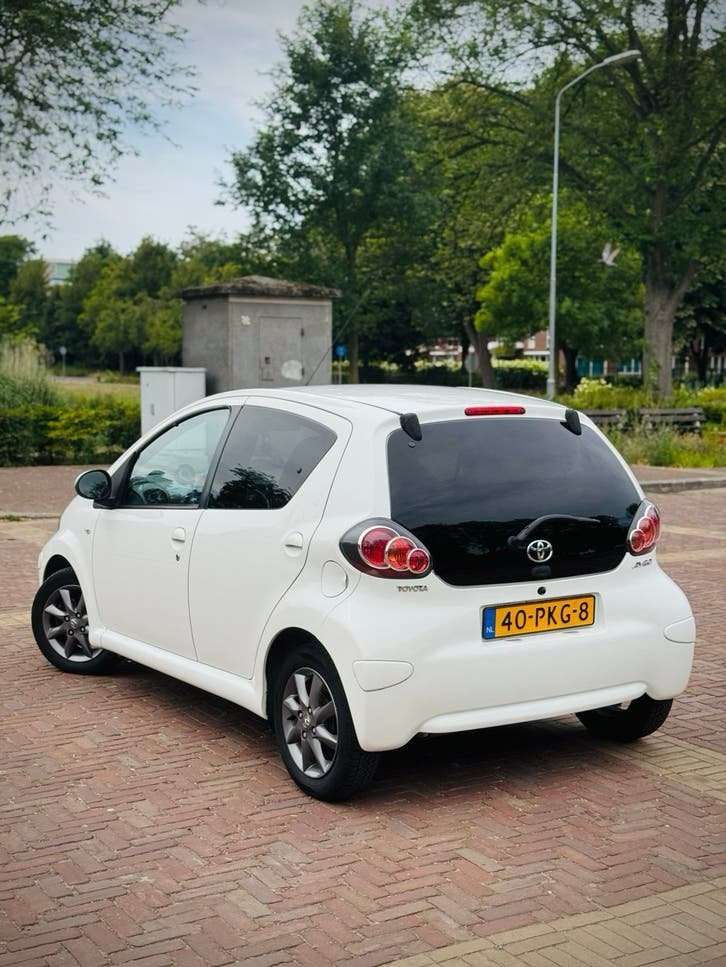Nette Toyota Aygo (2011), Voorwielaandrijving, 4 stoelen, Origineel Nederlands, Handgeschakeld