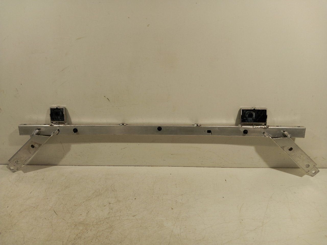 Bumperbalk voor Volvo V60, Onderdelen@venauto.nl, Van der Ven Autorecycling B.V., Gebruikt, Ettenseweg 76, 4706 PB Roosendaal, The Netherlands