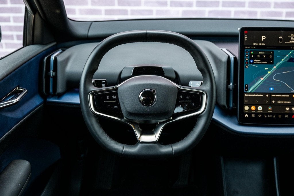 Volvo EX30 Single Motor Extended Range Plus 69 kWh | Stoel e, Auto's, Volvo, Automaat, Achterwielaandrijving, Gebruikt, Leder en Stof