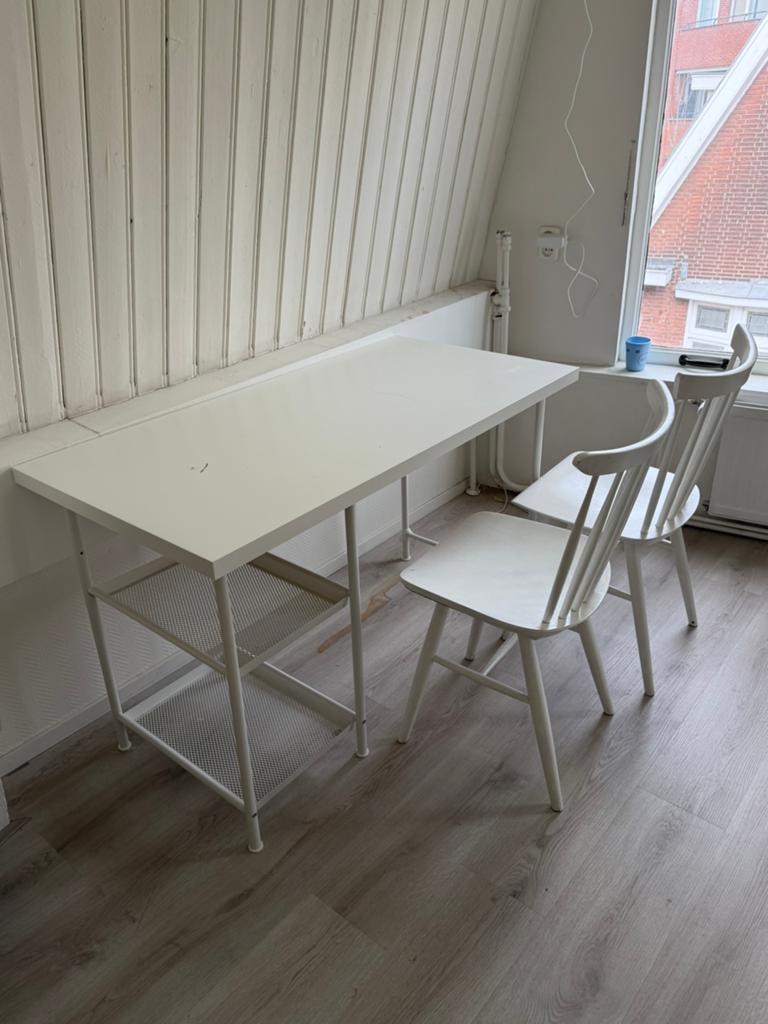 Desk with two chairs, Gebruikt, Metaal, Ophalen of Verzenden, Overige merken