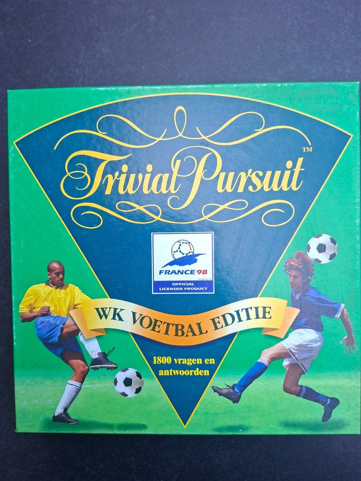 Trivial Pursuit WK Voetbal Editie France 98, Hobby en Vrije tijd, Gezelschapsspellen | Bordspellen, Ophalen of Verzenden, Zo goed als nieuw