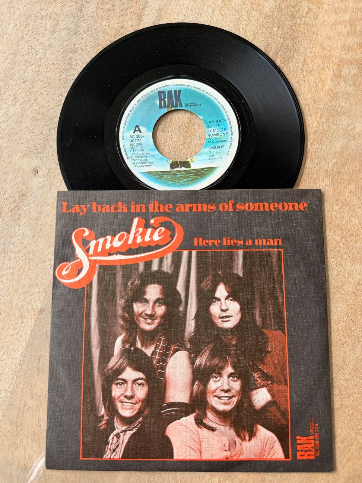 Smokie - Lay Back In The Arms Of Someone / Here Lies A Man, Cd's en Dvd's, Gebruikt, Originele persing, 7 inch, Ophalen of Verzenden