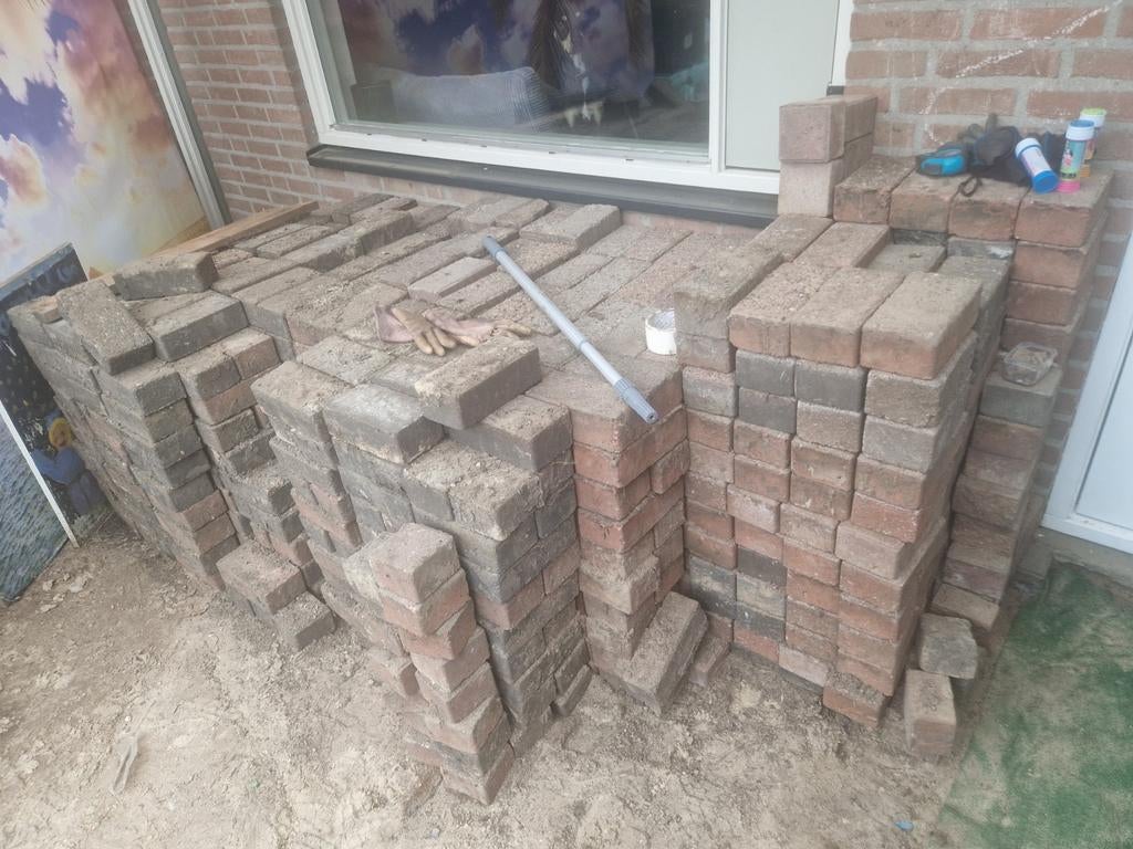 Gratis klinkers grijs en rood, ca. 35m2 (H7 B10 L20), Tuin en Terras, Tegels en Klinkers, Ophalen