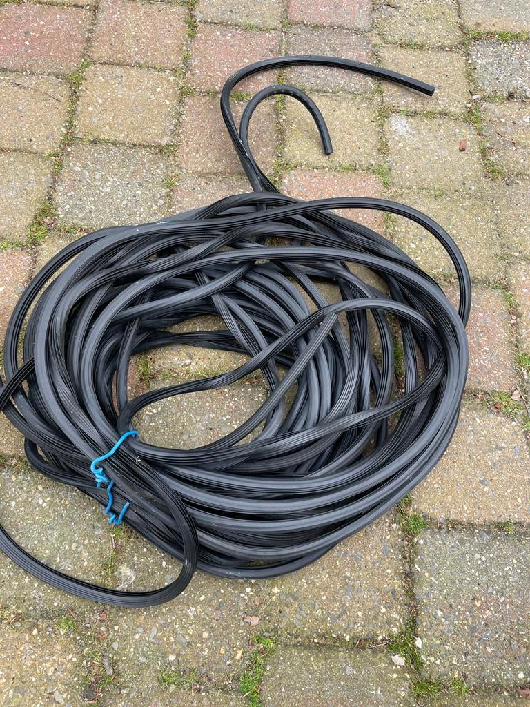 Trap rubber anti slip voor in de trap trede 1 cm x 1 cm, Doe-het-zelf en Verbouw, Overige materialen, Zo goed als nieuw, Minder dan 5 m²