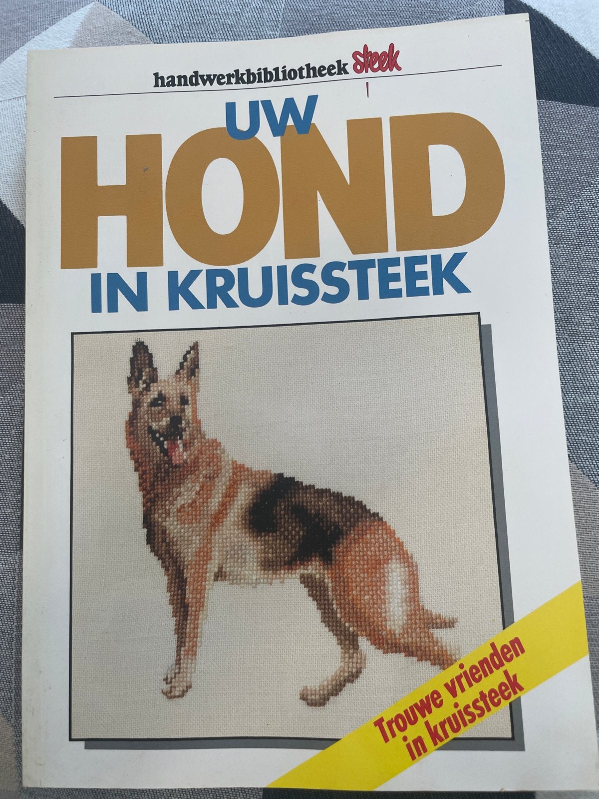 Handwerkbibliotheek: Uw Hond in Kruissteek, Ophalen of Verzenden, Gebruikt, Handborduren, Patroon