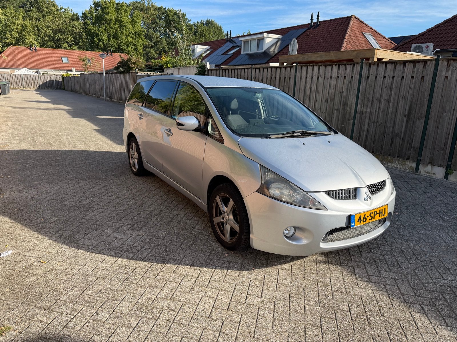 Mitsubishi Grandis 2.4 | 7P | Airco | Carplay | 2006 Schade, Auto's, Voorwielaandrijving, 164 pk, 7 stoelen, Handgeschakeld