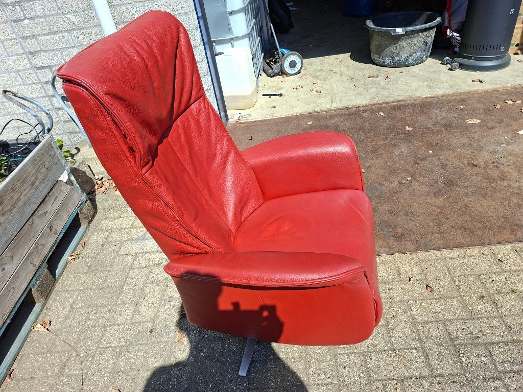 nieuwstaat rood leer sta op sta-op stoel met accu, Ophalen, Leer, Zo goed als nieuw, Vijf, Zes of meer stoelen