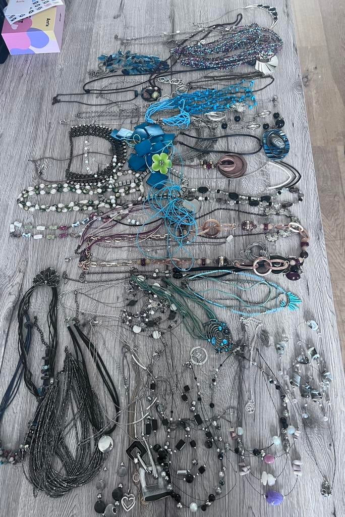 Partij sieraden, Sieraden, Tassen en Uiterlijk, Antieke sieraden, Ophalen of Verzenden, Overige materialen
