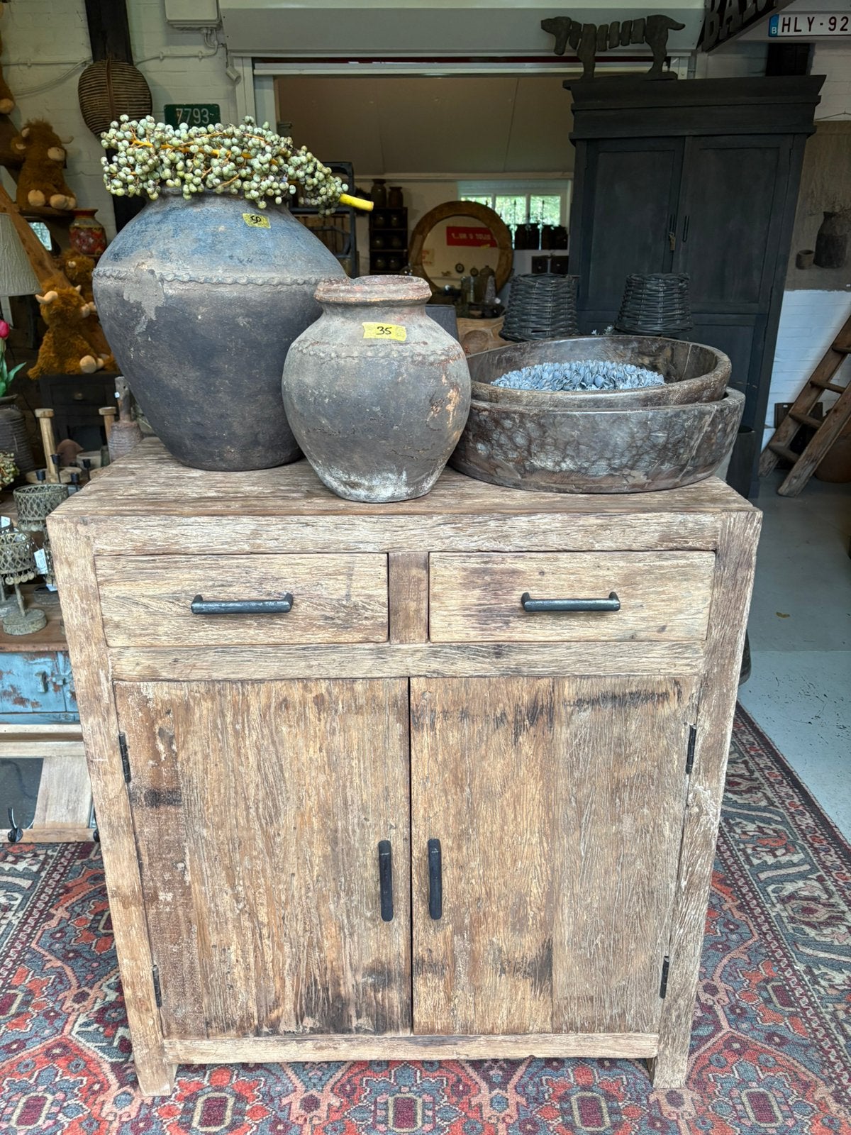 Stoere kast van oud Railwood, Ophalen, T, Teakhout, Met lade(s)