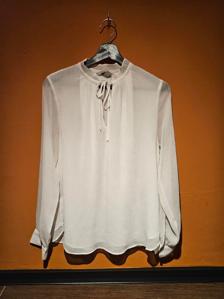 H&M witte blouse maat S, met jabot kraag, H&M, Wit, Ophalen of Verzenden, Zo goed als nieuw